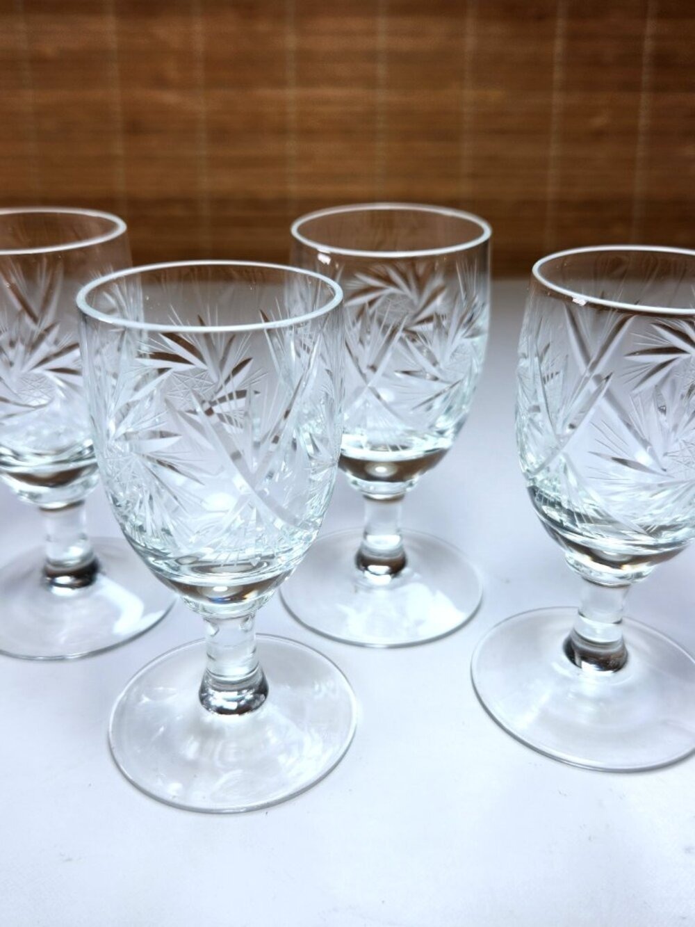 Vintage Pinwheel Cut Crystal Liqueur Glasses Tulip Stem Cordial Barware Set of 4
